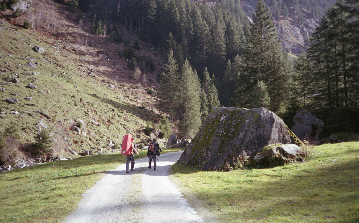 A quiet moment between attempts at a boulder