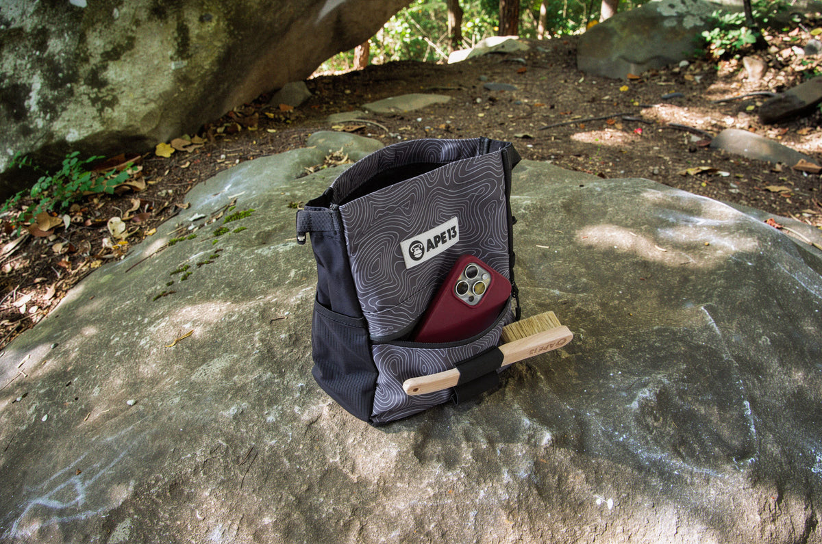 TOPO Boulder Set – Chalk Bag, Brush & Chalk